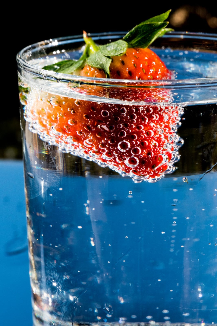Erdbeere ? im Wasser