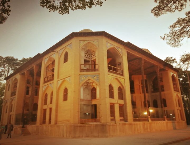 Hasht Behesht