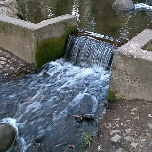 Water, stoun, park...