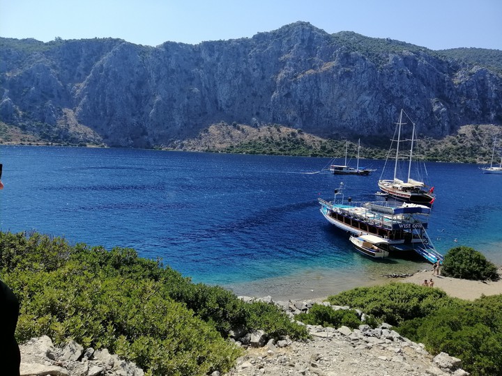 море