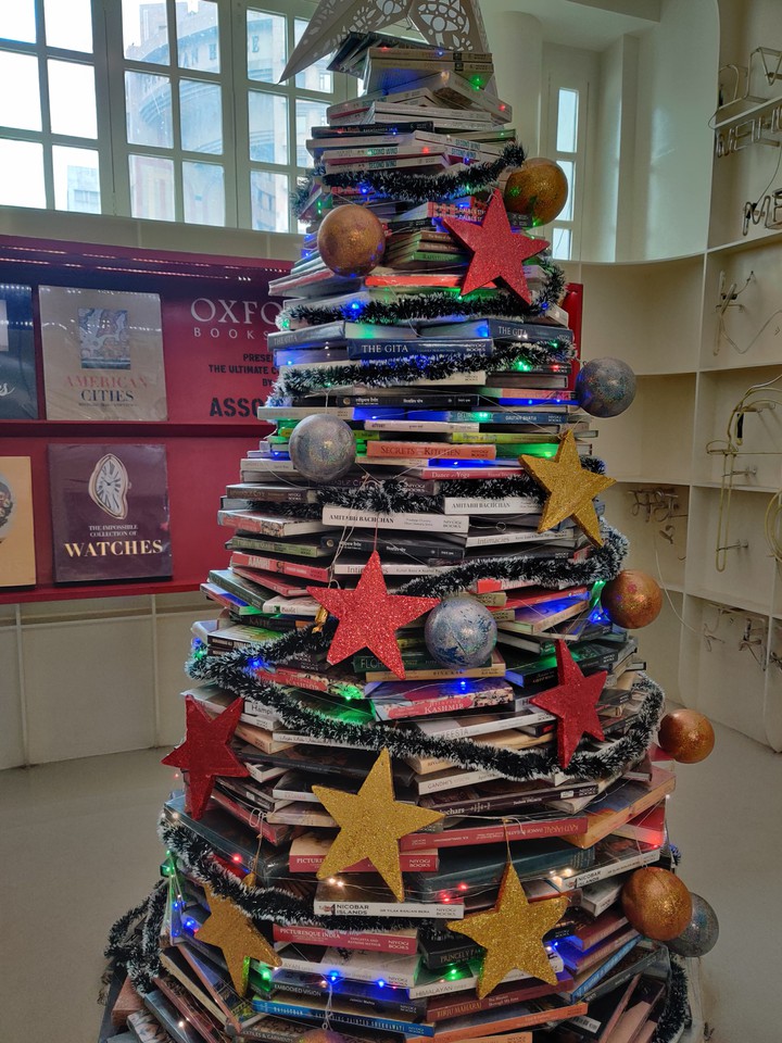 heap of books Christmas cone