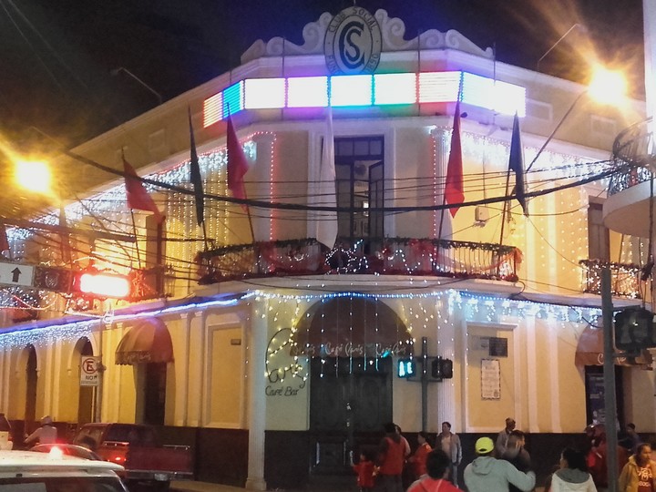 Edificio Histórico en Navidad