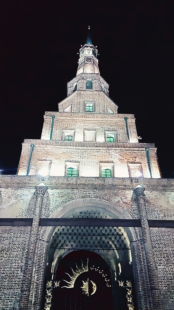 башня