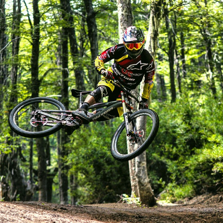 #downhill #mountain_biking #sports #freeride