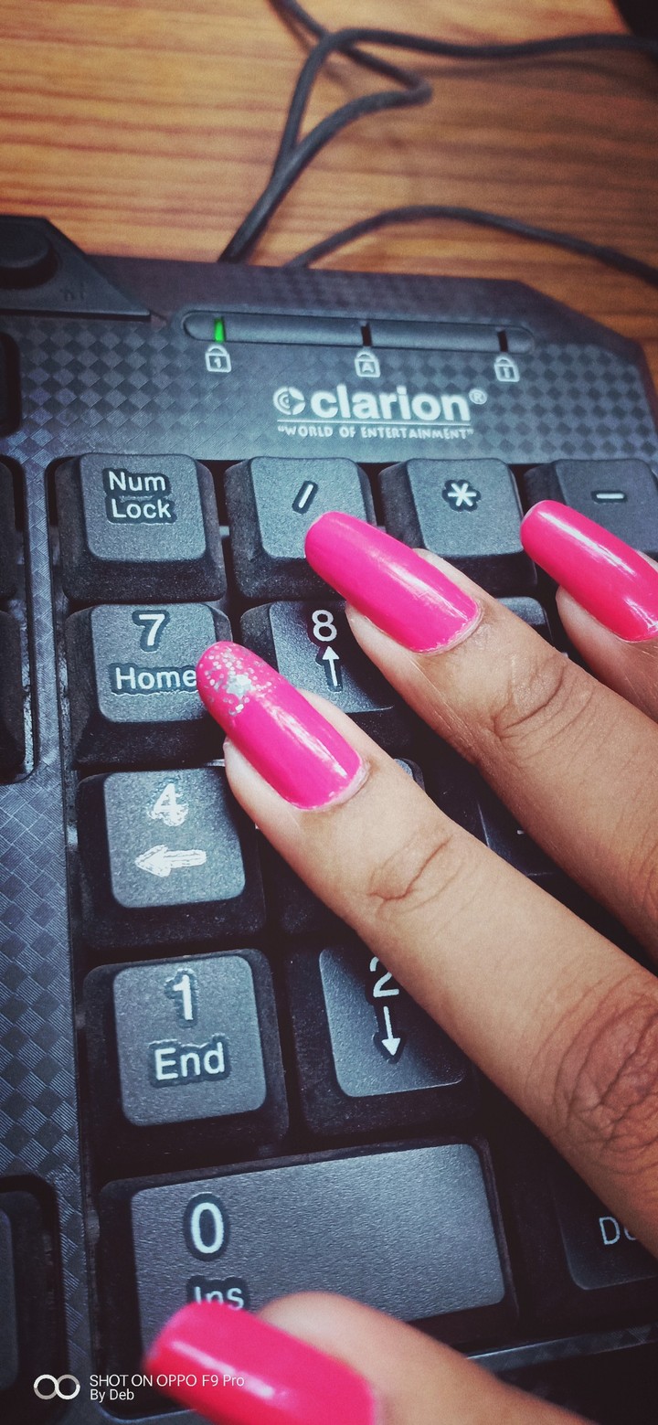 nails