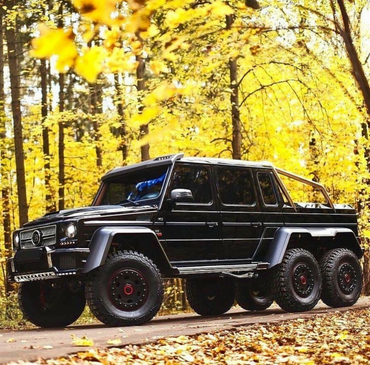 Mercedes-Benz 6x6 monster black