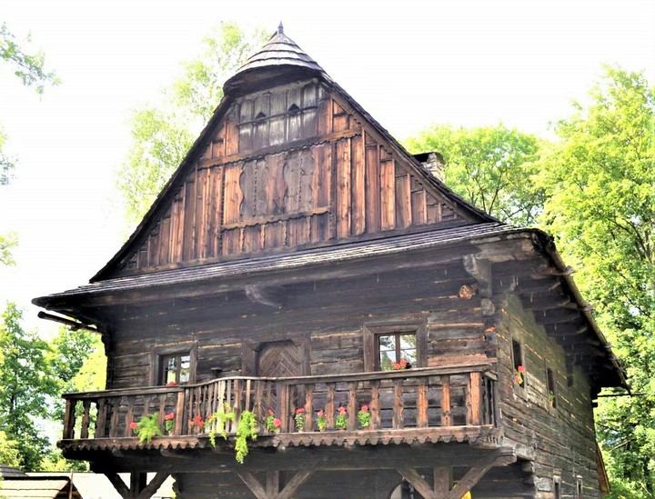 Folk architecture