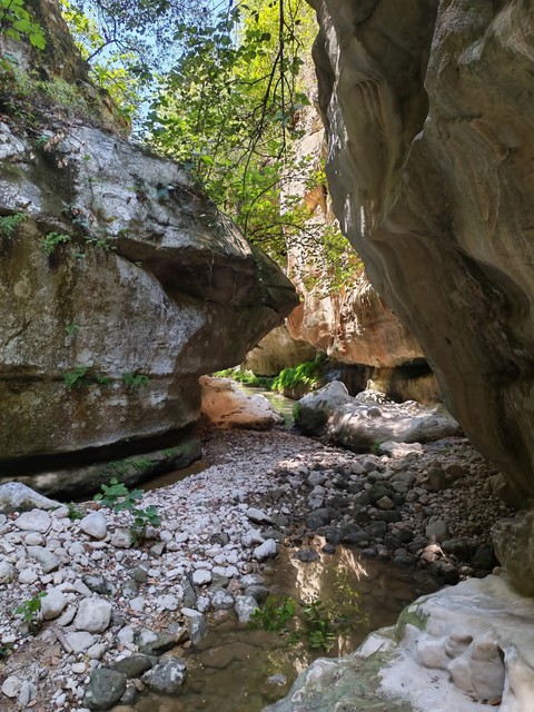 outcrop, watercourse桌布