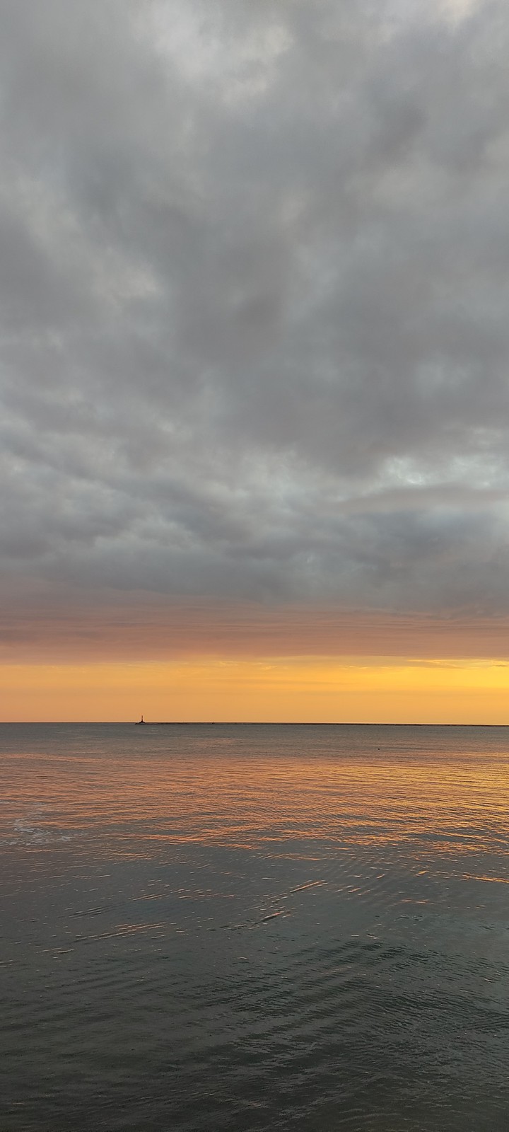 Море