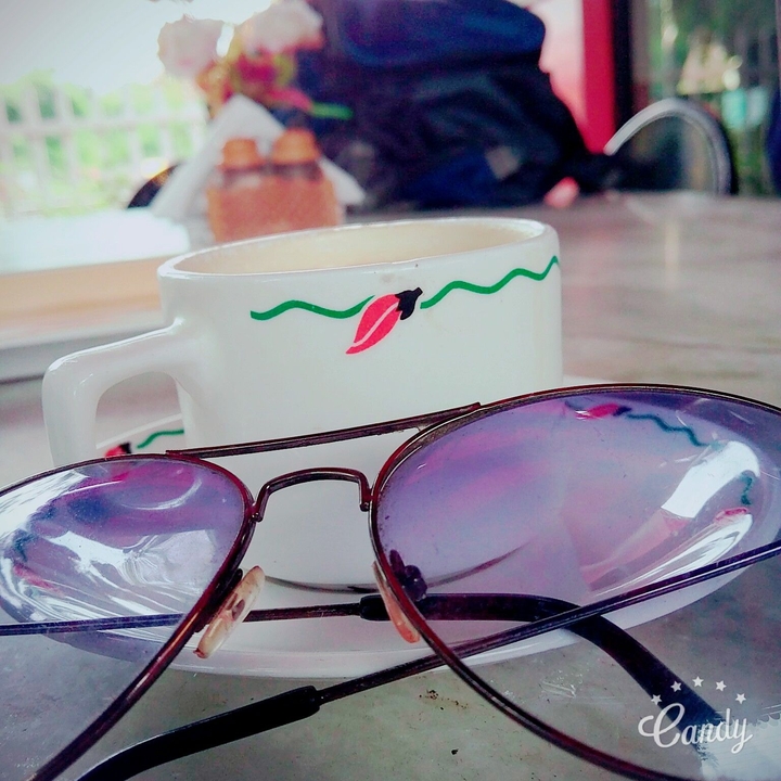 coffee mug with sunglasses