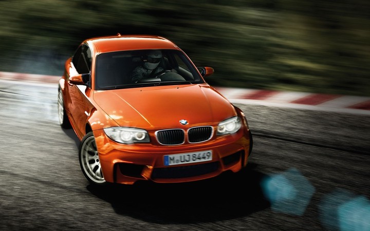 BMW M1 COUPE в дрифте