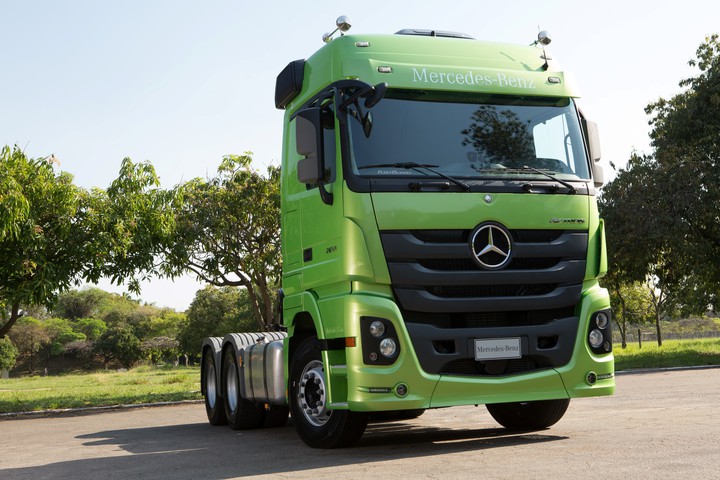 Mercedes Benz Green Truck