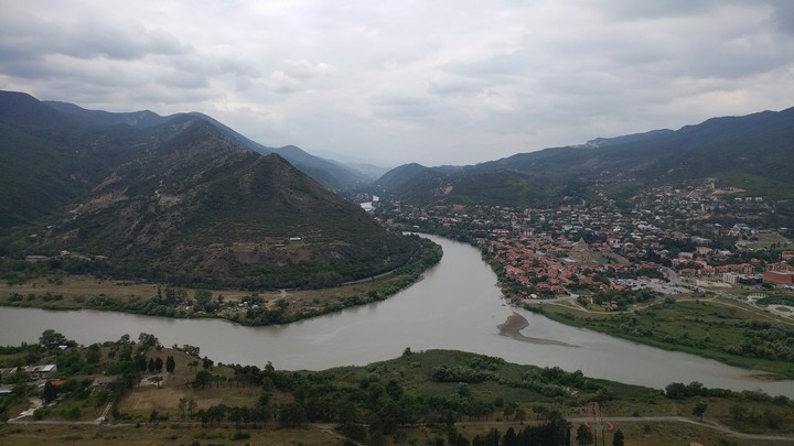 слияние рек Кура и Арагви