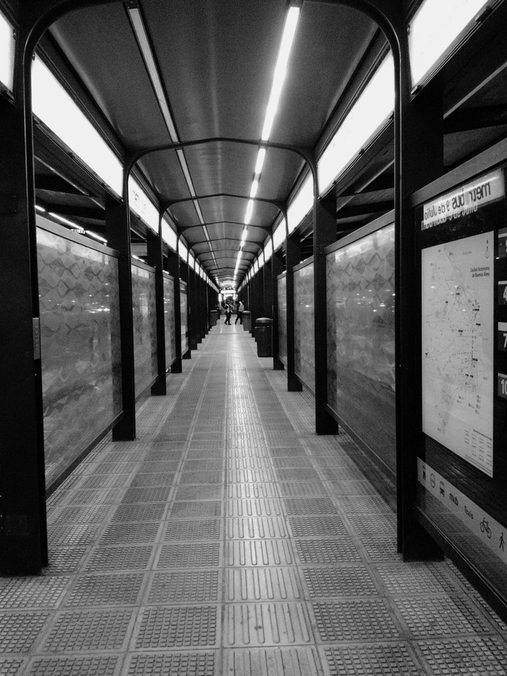 Metrobus 9 de Julio, estación Córdoba.
