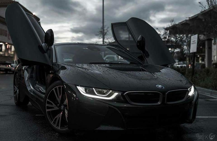 BMW i8