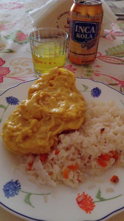 Ají de Gallina con Inca Kola