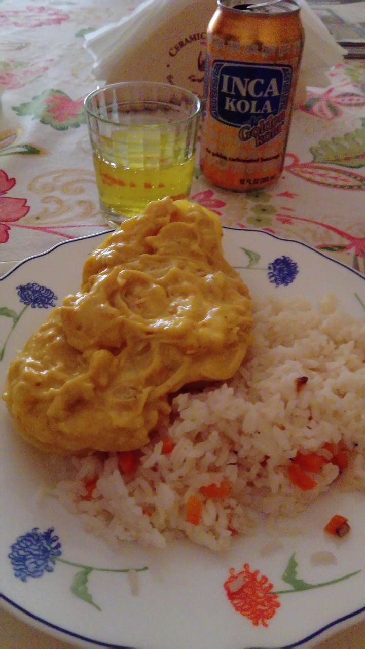 Ají de Gallina con Inca Kola