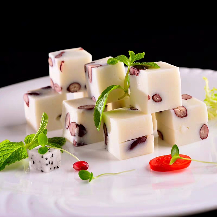 Red bean glutinous rice cake*