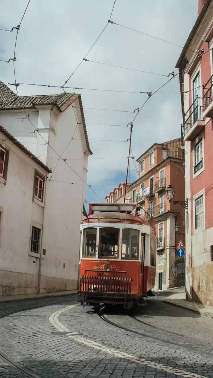 train pass in to city