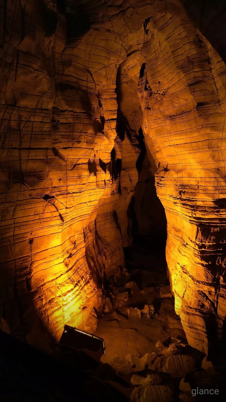 The hike through the cave