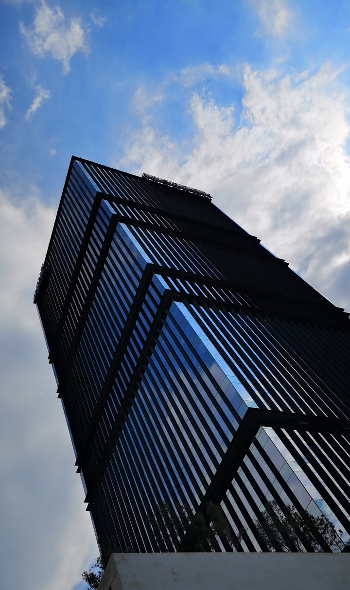 Edificio en azules