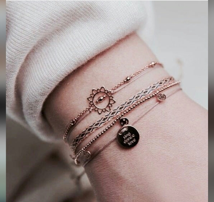 hand accessories