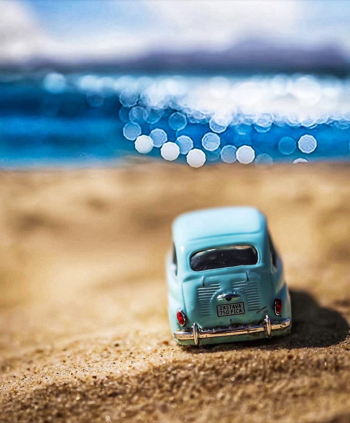 car and sun