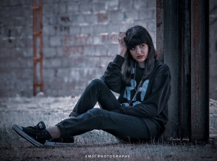 *Girl*