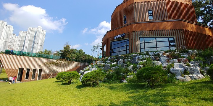 Beautiful Cafe