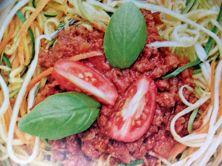 Spageti bolonese.