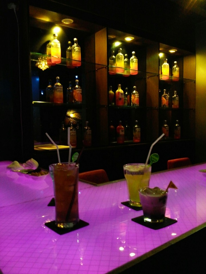 cocktail bar