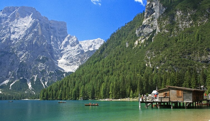 lake in ?? Italy