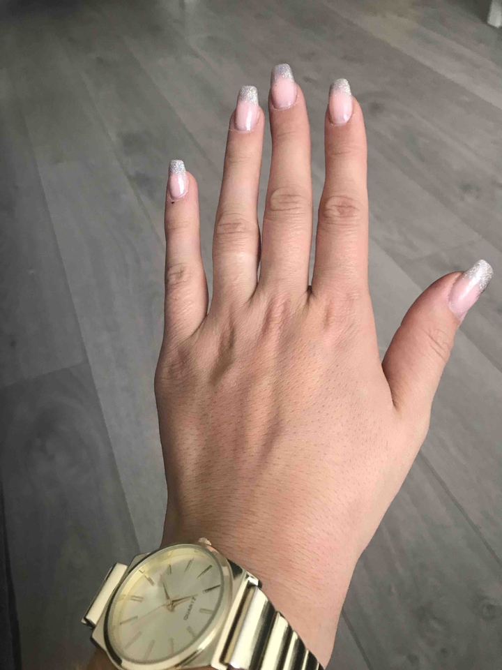 nails