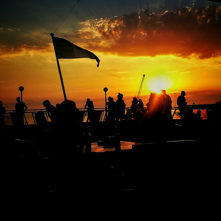 Tramonto dalla nave