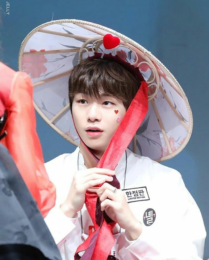 wannaone kangdaniel