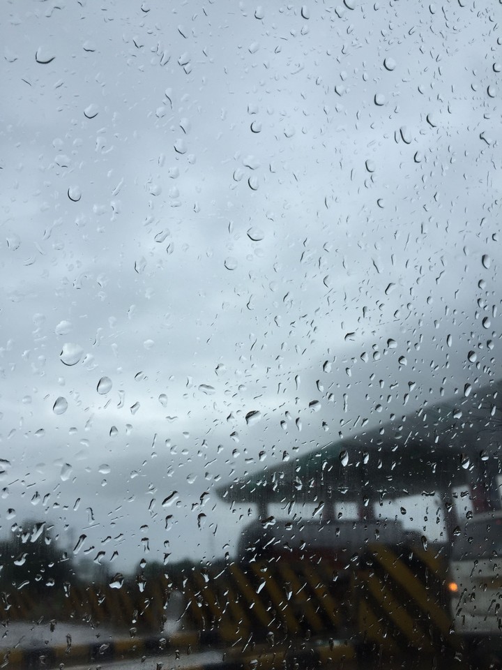 raindrops on car window