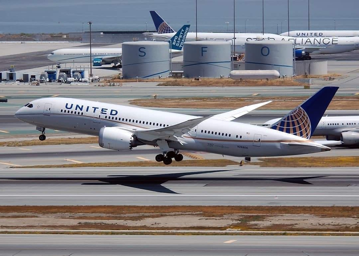 b787