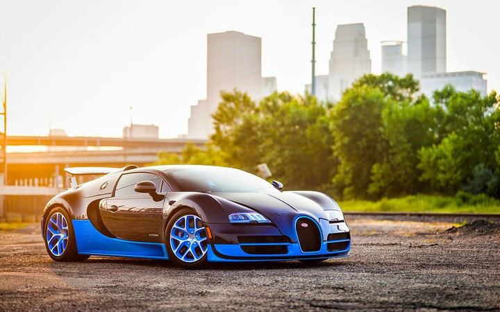 Bugatti Veyron ＼(