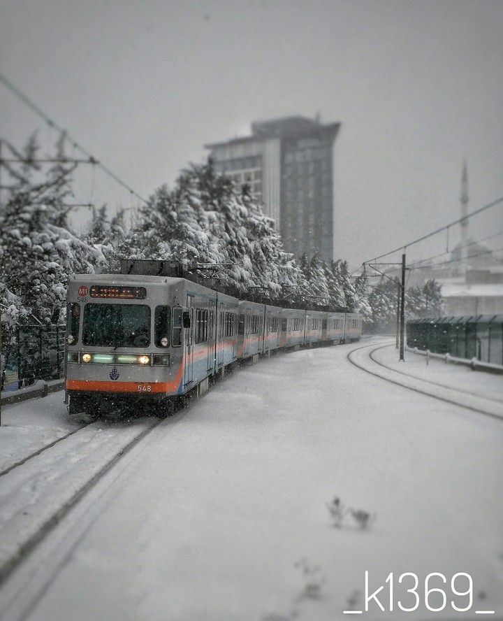train and snow