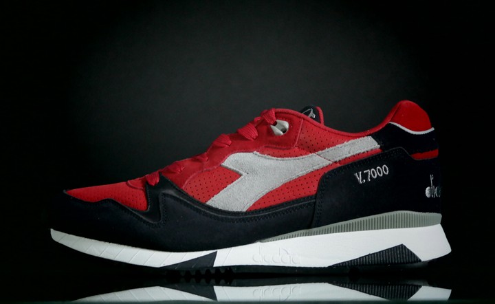 Diadora V.7000