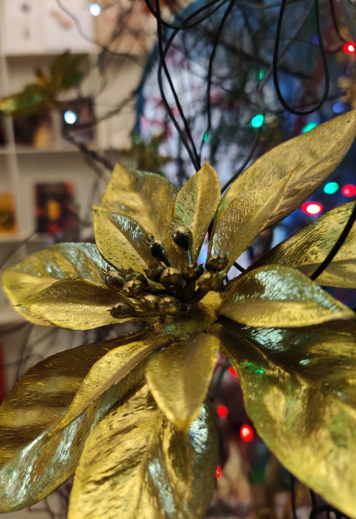 Gold flower