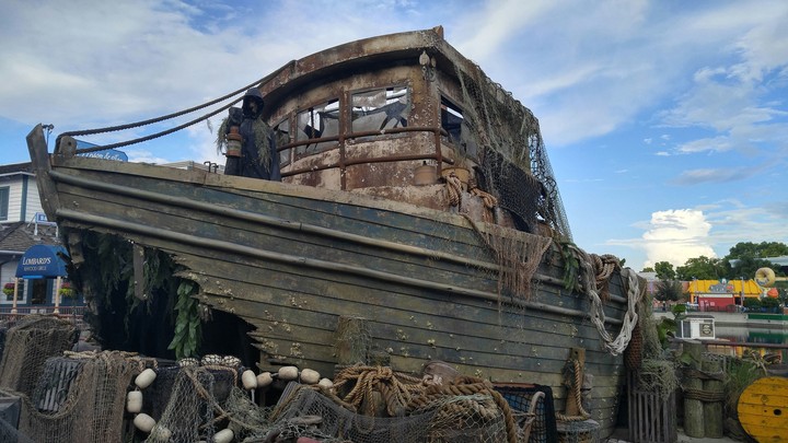 Boat at Universal Park