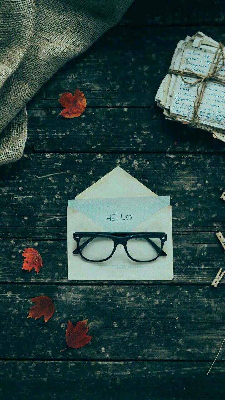 The "HELLO" letter ✉