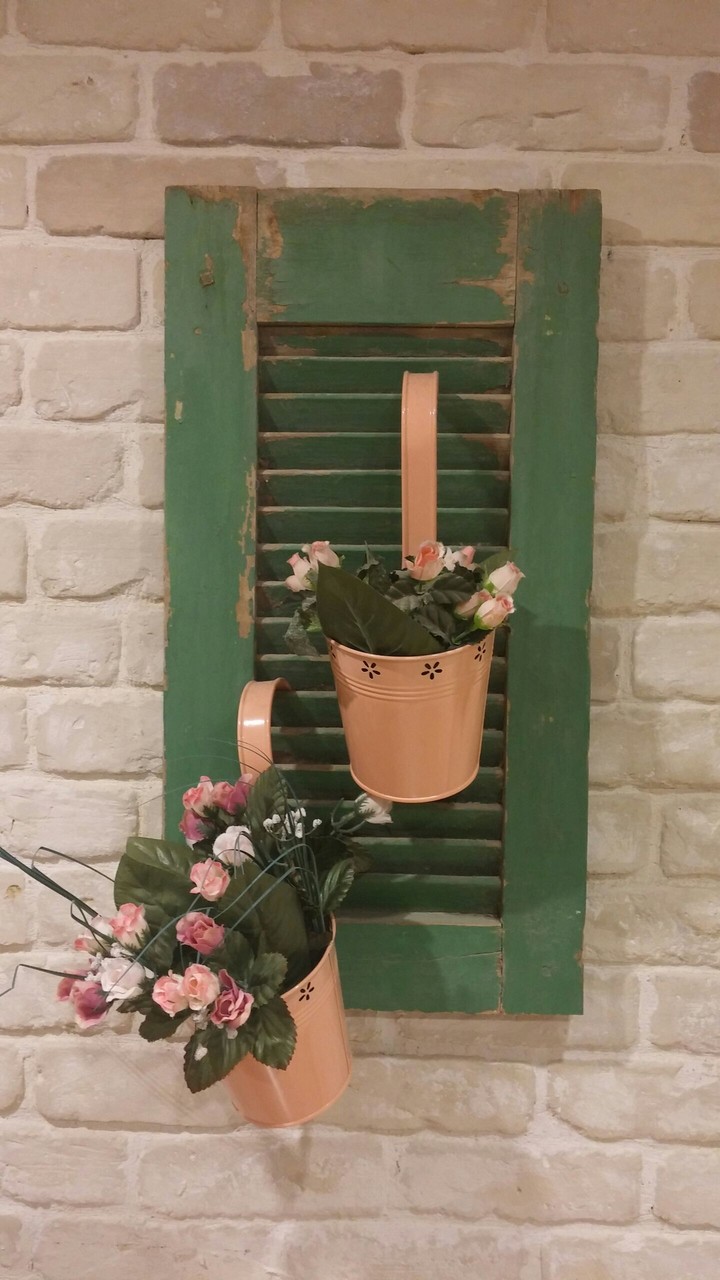 Roses on the shade
