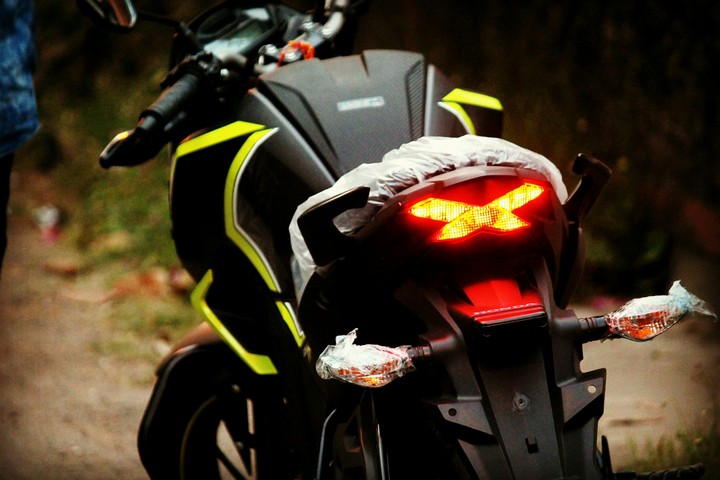Hornet 160r