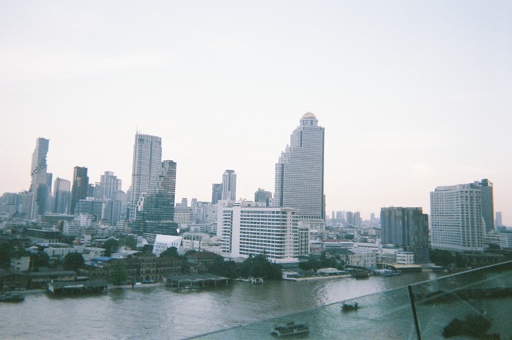 City with Fujifilm Simple ACE 400