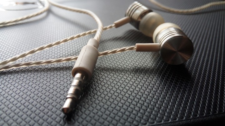 Ear phones