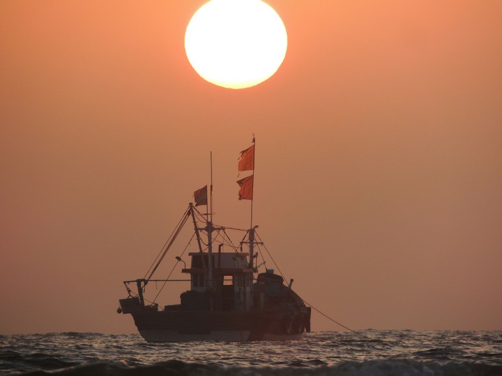 Fishing Launch with Sunset & The Great Arabian Sea