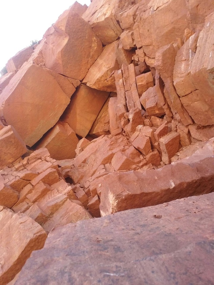 rocas  rojisas