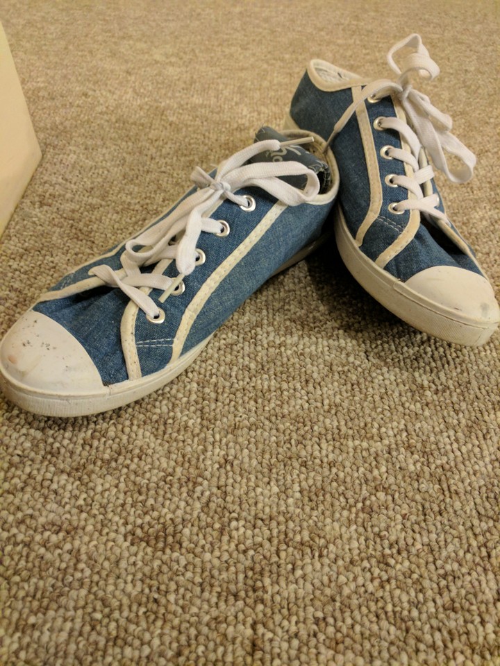 lonely shoes